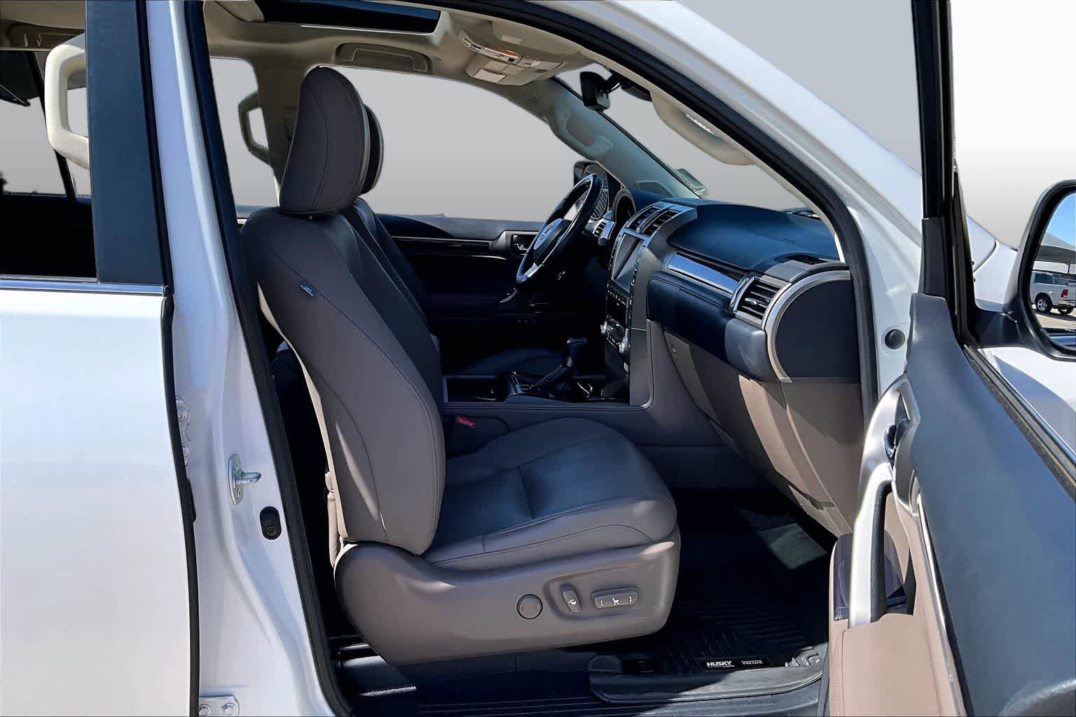 Used 2020 Lexus GX 460 Premium w/ Premium Package AWD/4WD image 9