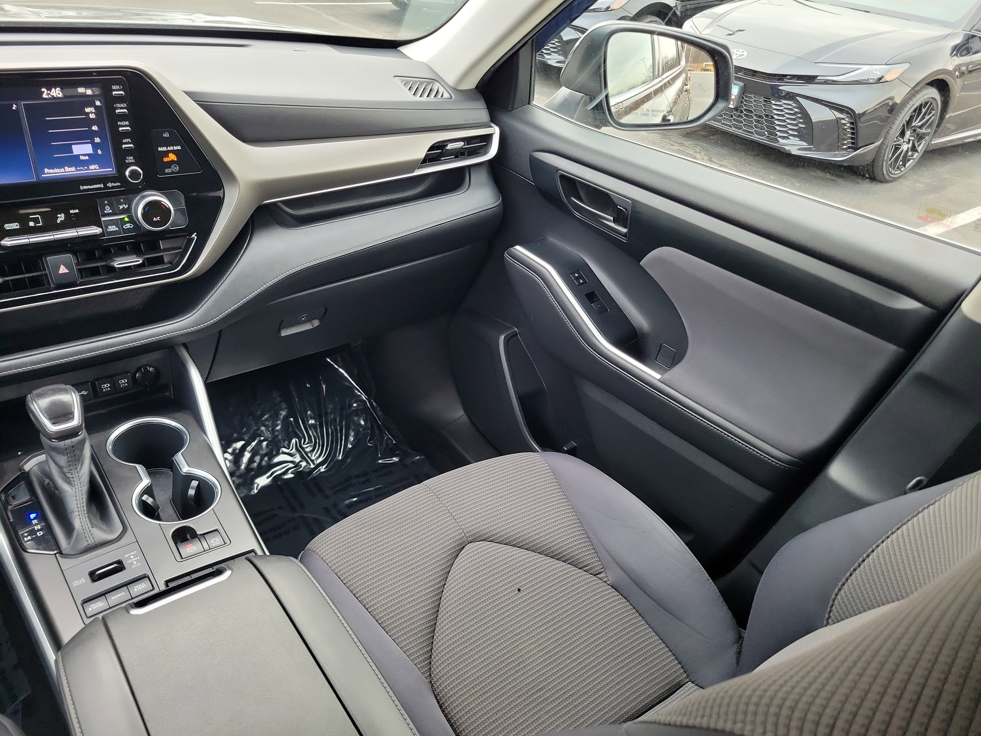 Certified 2020 Toyota Highlander LE image 30