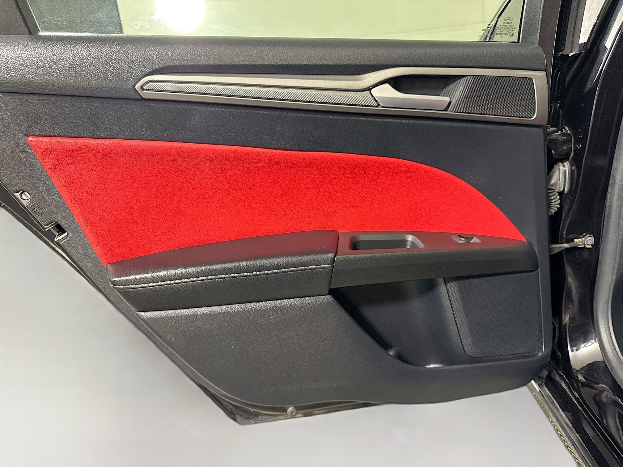 Used 2020 Ford Fusion SE image 26