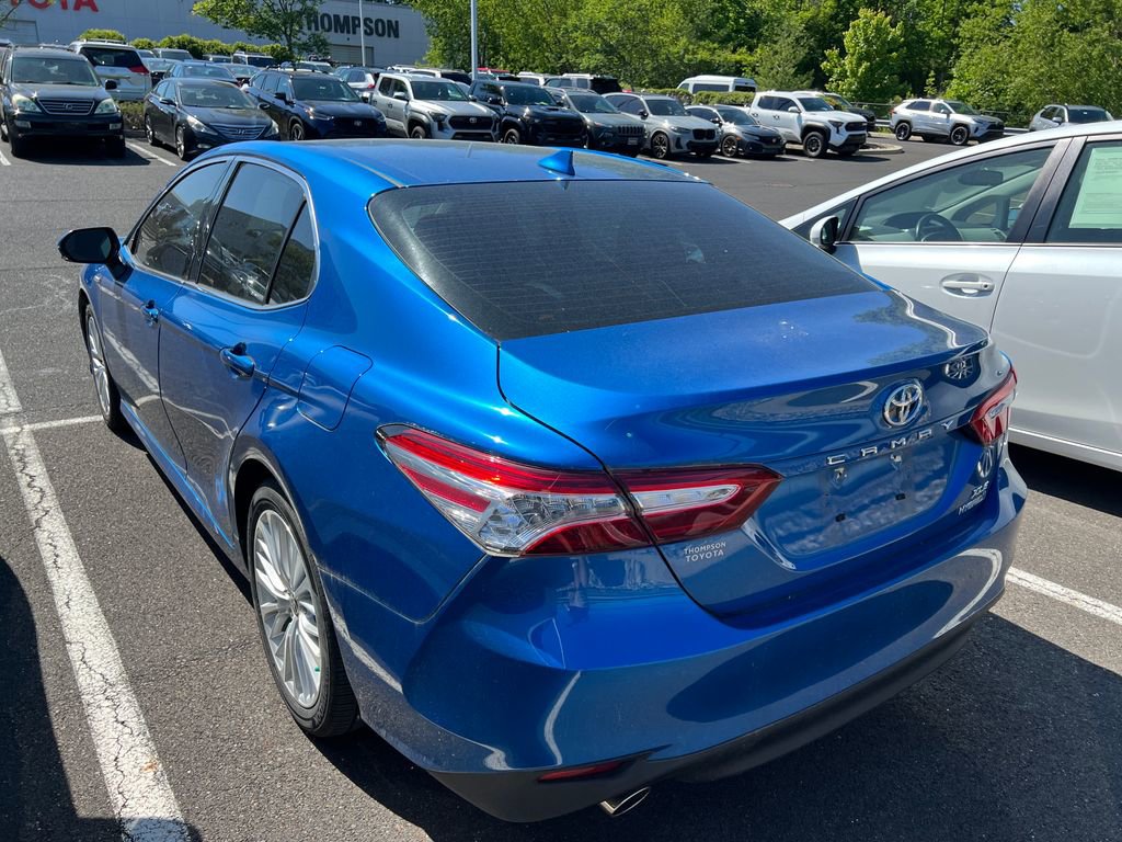 Used 2020 Toyota Camry XLE w/ Sunroof Package FWD image 4