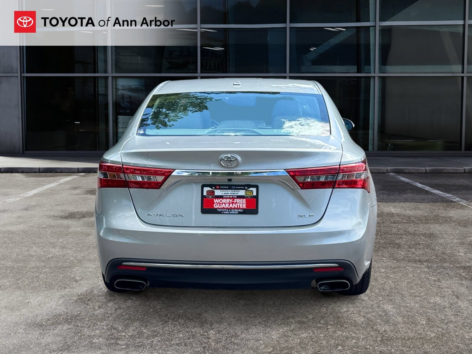 Used 2018 Toyota Avalon XLE Premium w/ Carpet Mat Package FWD image 11