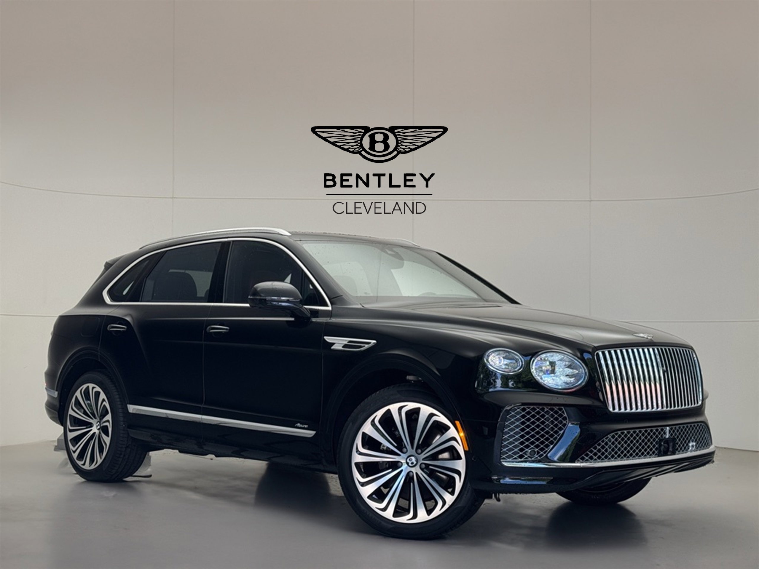 Used 2025 Bentley Bentayga image 1