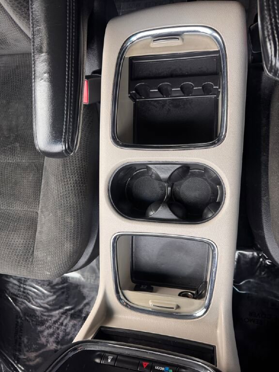 Used 2016 Dodge Grand Caravan SXT image 23