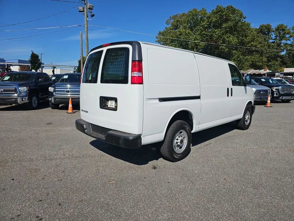 Used 2023 GMC Savana 2500 w/ Driver Convenience Package image 3