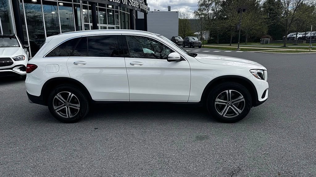 Used 2019 Mercedes-Benz GLC 300 4MATIC image 2