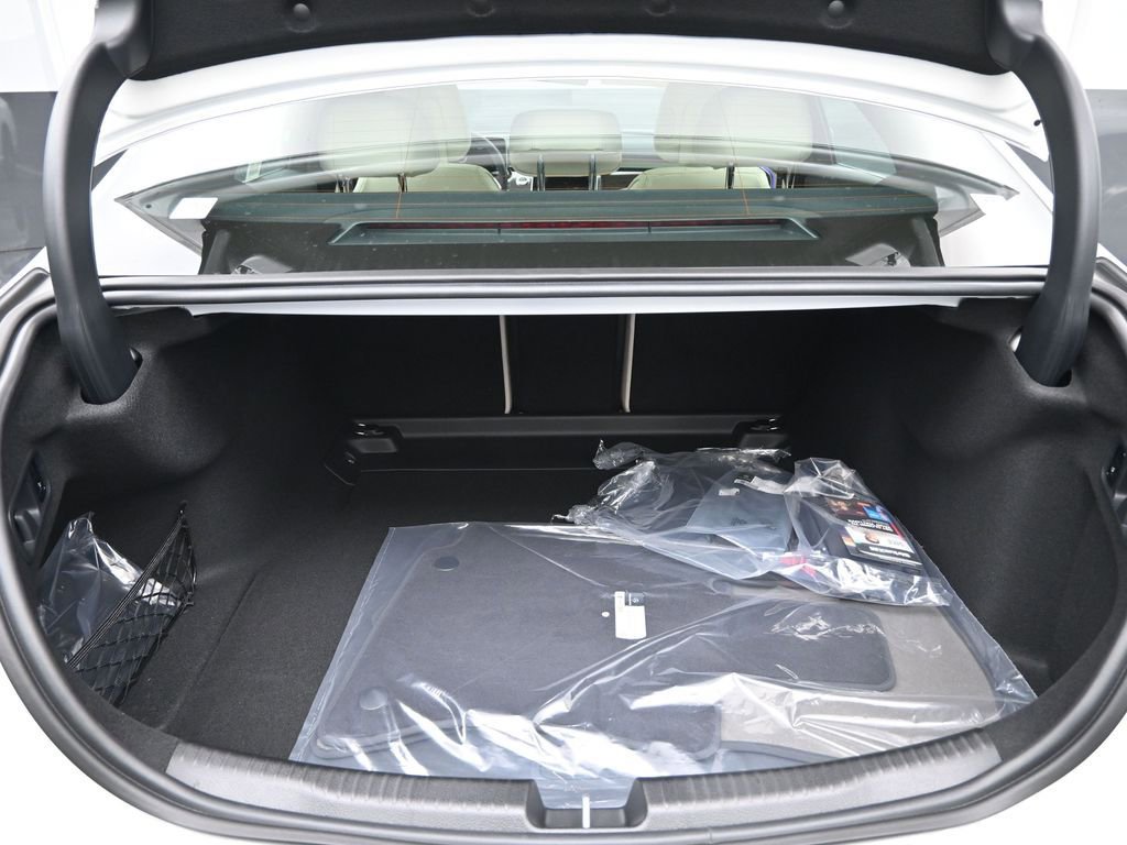 New 2025 Mercedes-Benz C 300 4MATIC Sedan image 25