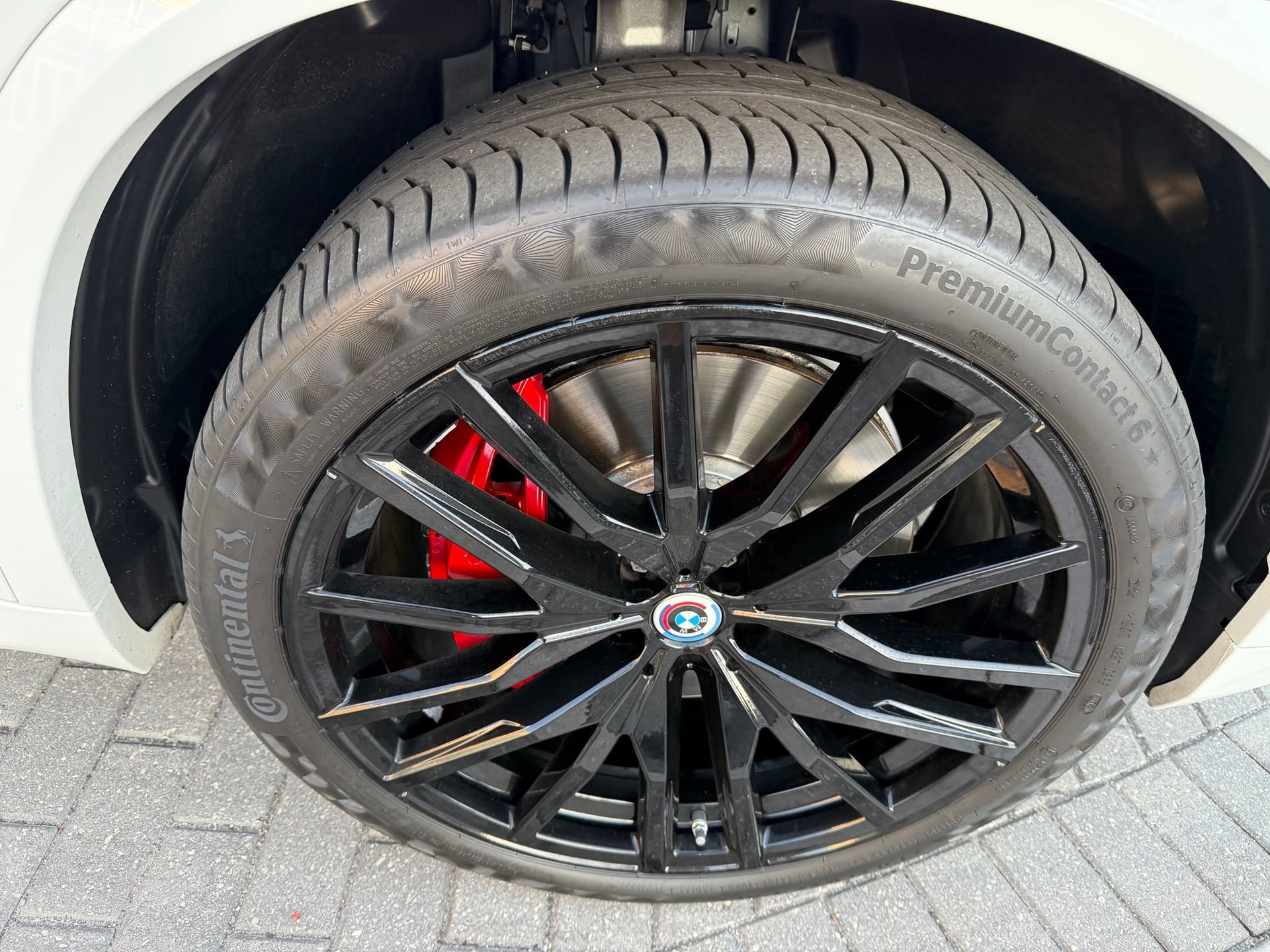 Used 2022 BMW X5 M50i w/ Premium Package image 30