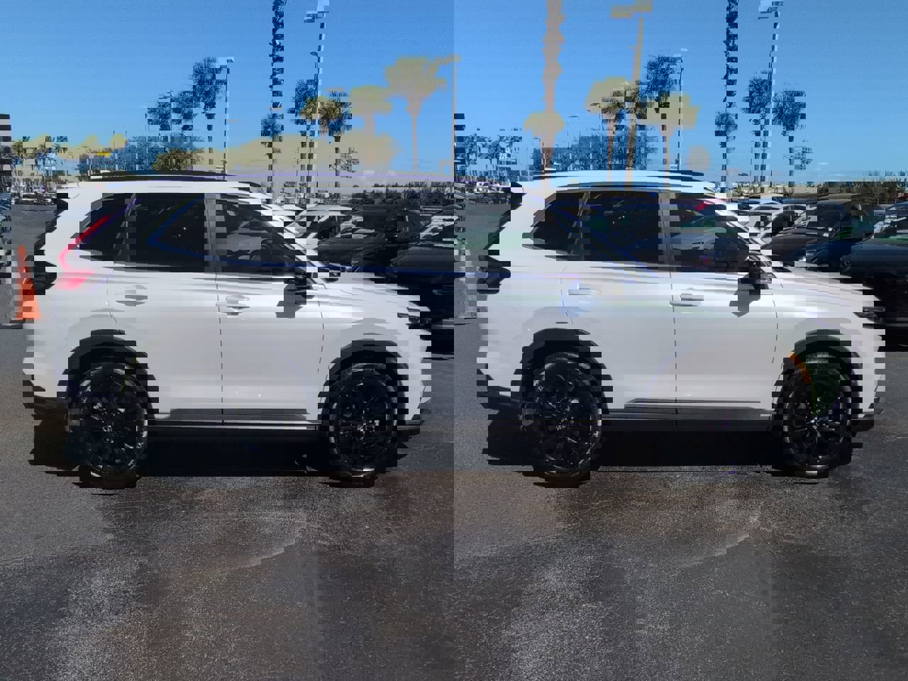 Used 2024 Honda CR-V Sport Touring image 3