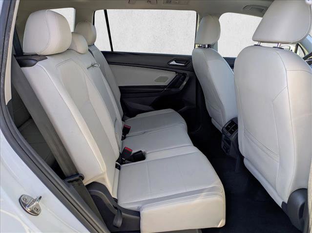 Used 2020 Volkswagen Tiguan SE w/ Panoramic Sunroof Package image 20