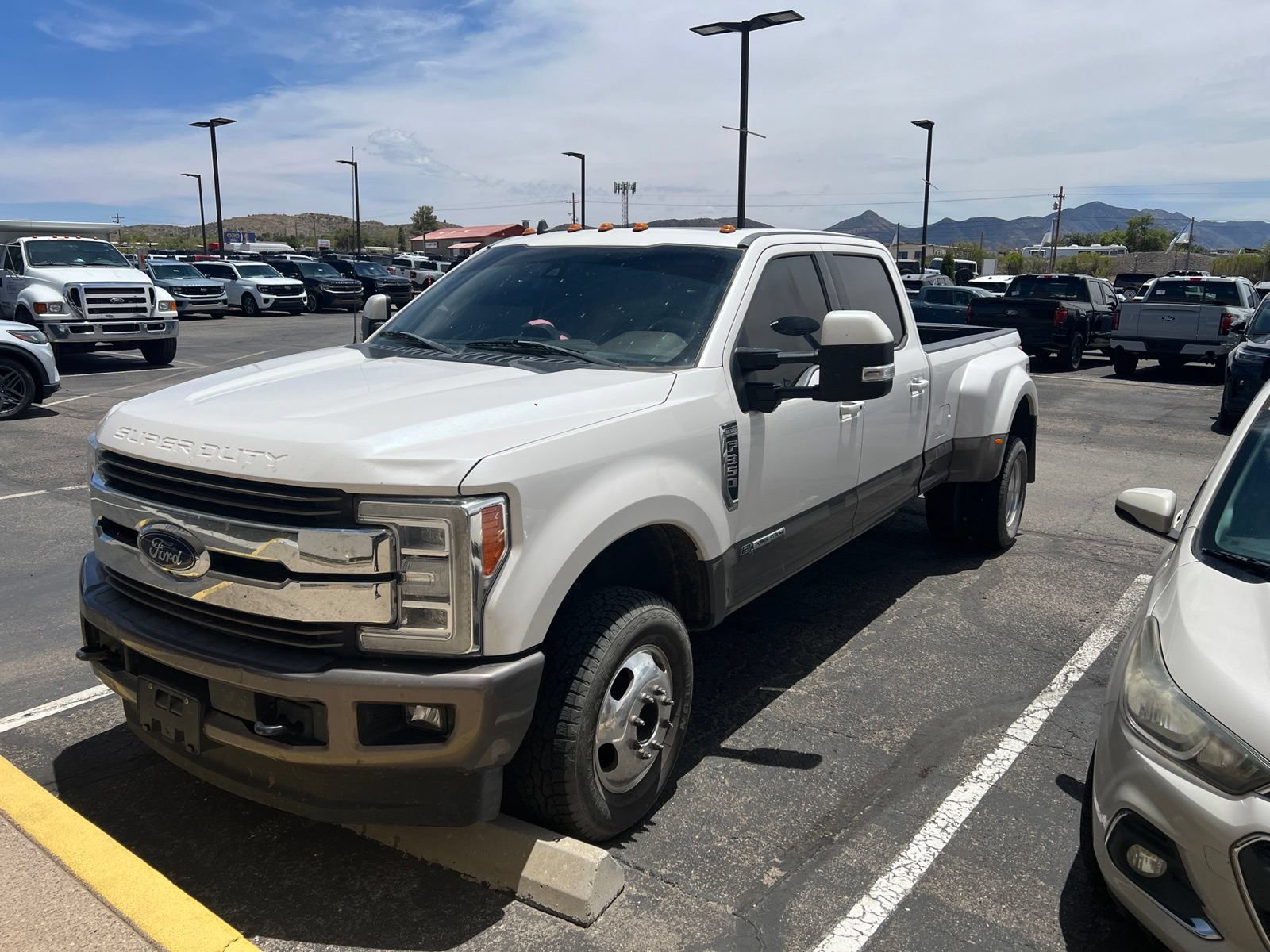 Used 2019 Ford F350 King Ranch w/ King Ranch Ultimate Package AWD/4WD image 11