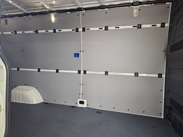 Used 2024 Mercedes-Benz eSprinter 170 Cargo image 32