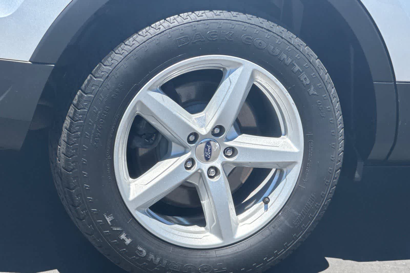Used 2018 Ford Explorer XLT FWD image 26
