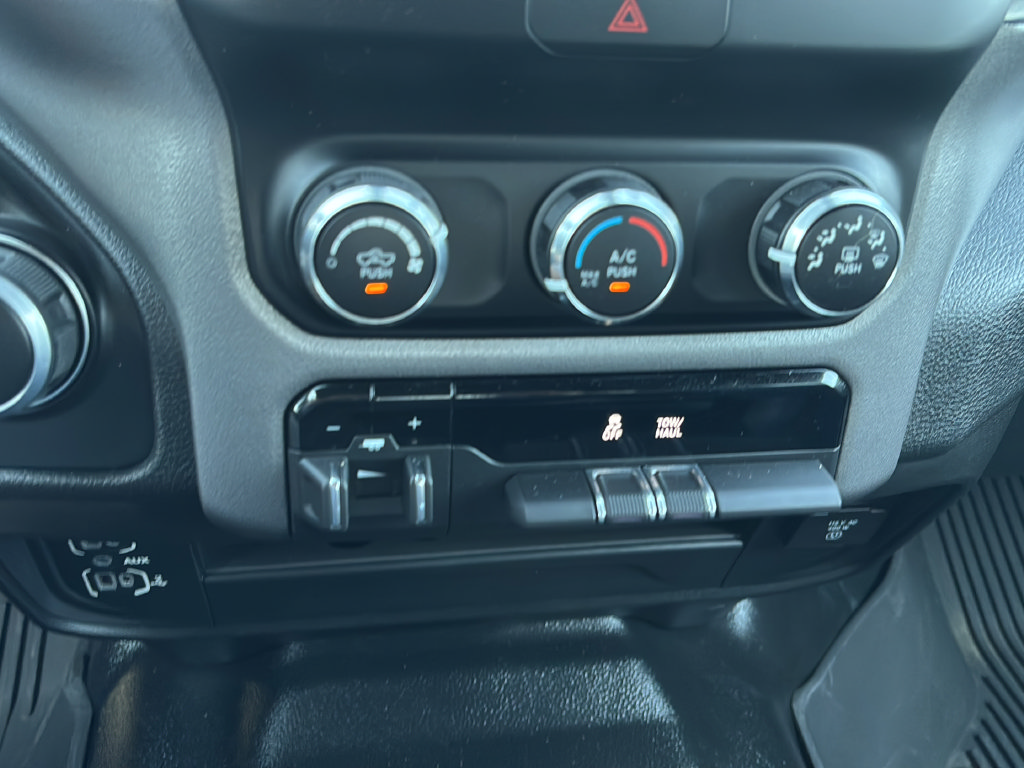 Used 2024 RAM 3500 Big Horn w/ Protection Group AWD/4WD image 25