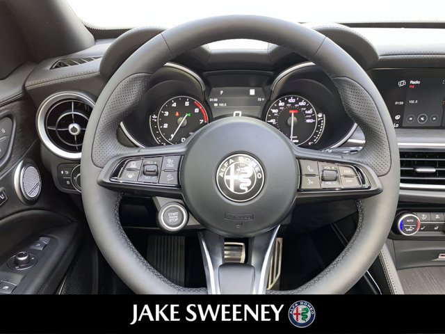 Used 2023 Alfa Romeo Stelvio Ti AWD/4WD image 16