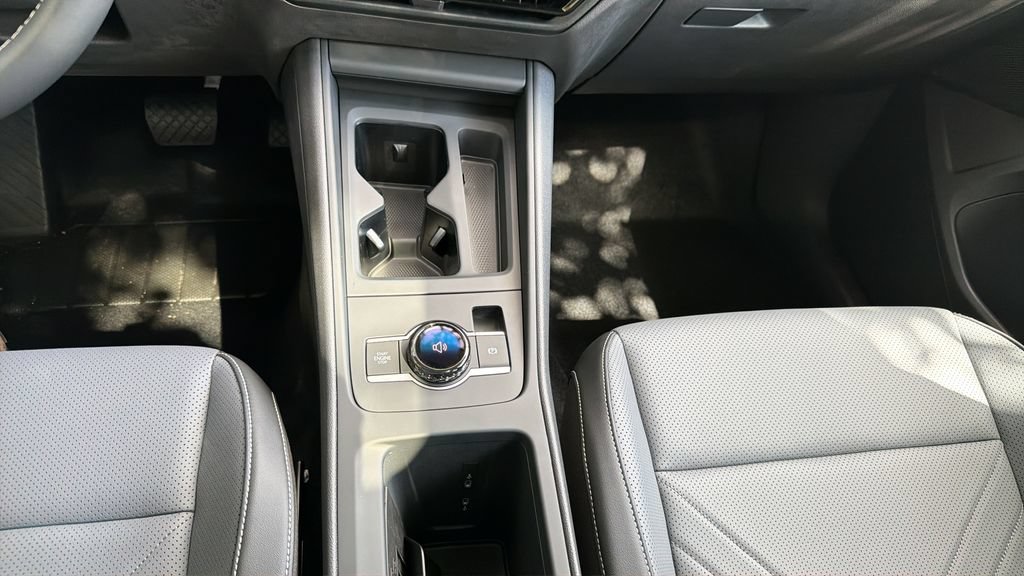 New 2026 Volkswagen Tiguan SE AWD/4WD image 18