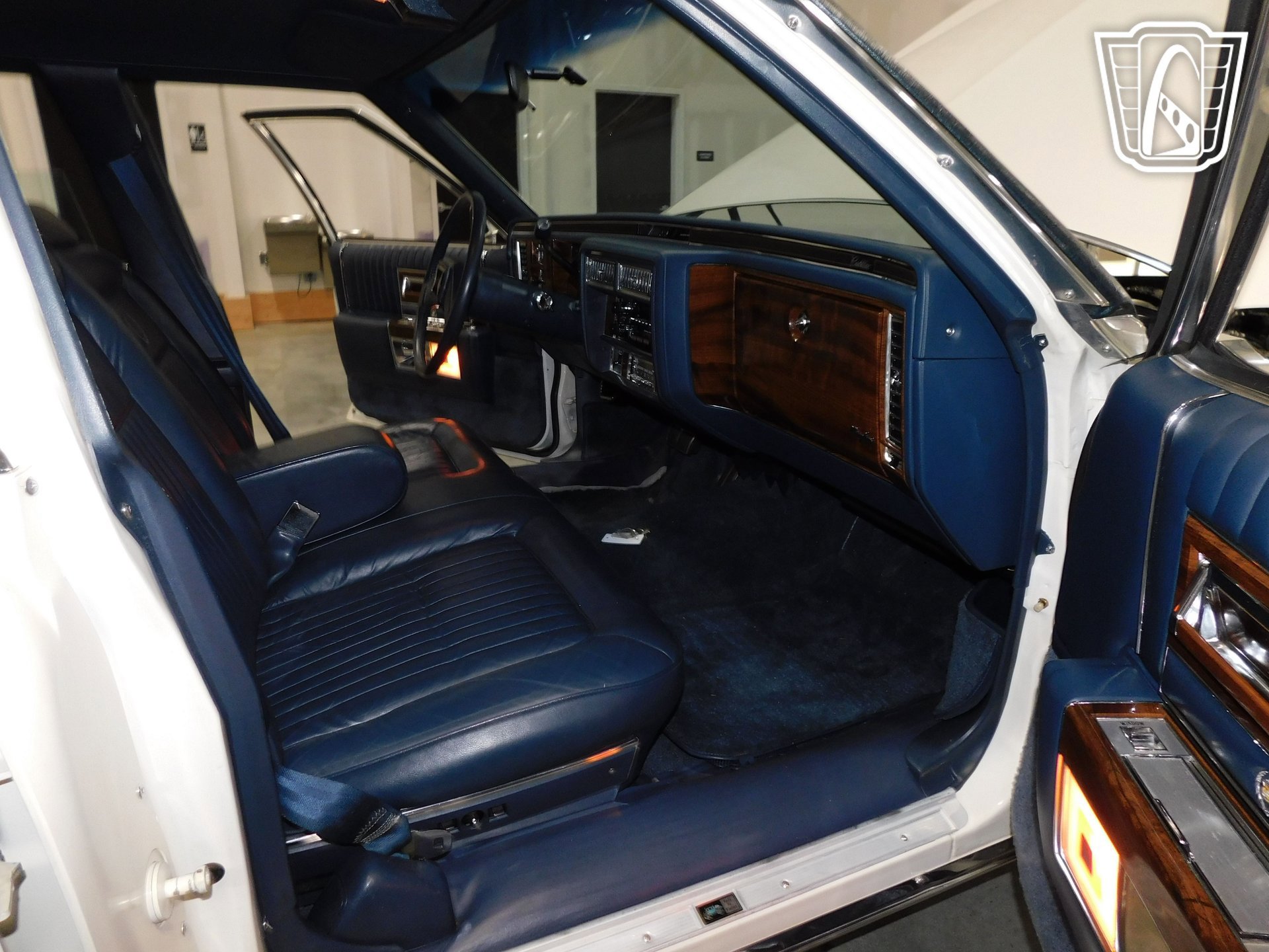 Used 1988 Cadillac Brougham image 10