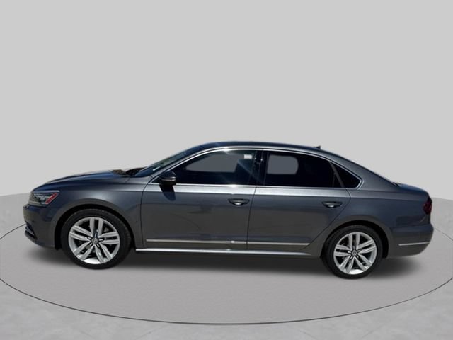 Used 2017 Volkswagen Passat 1.8T SEL Premium FWD image 2