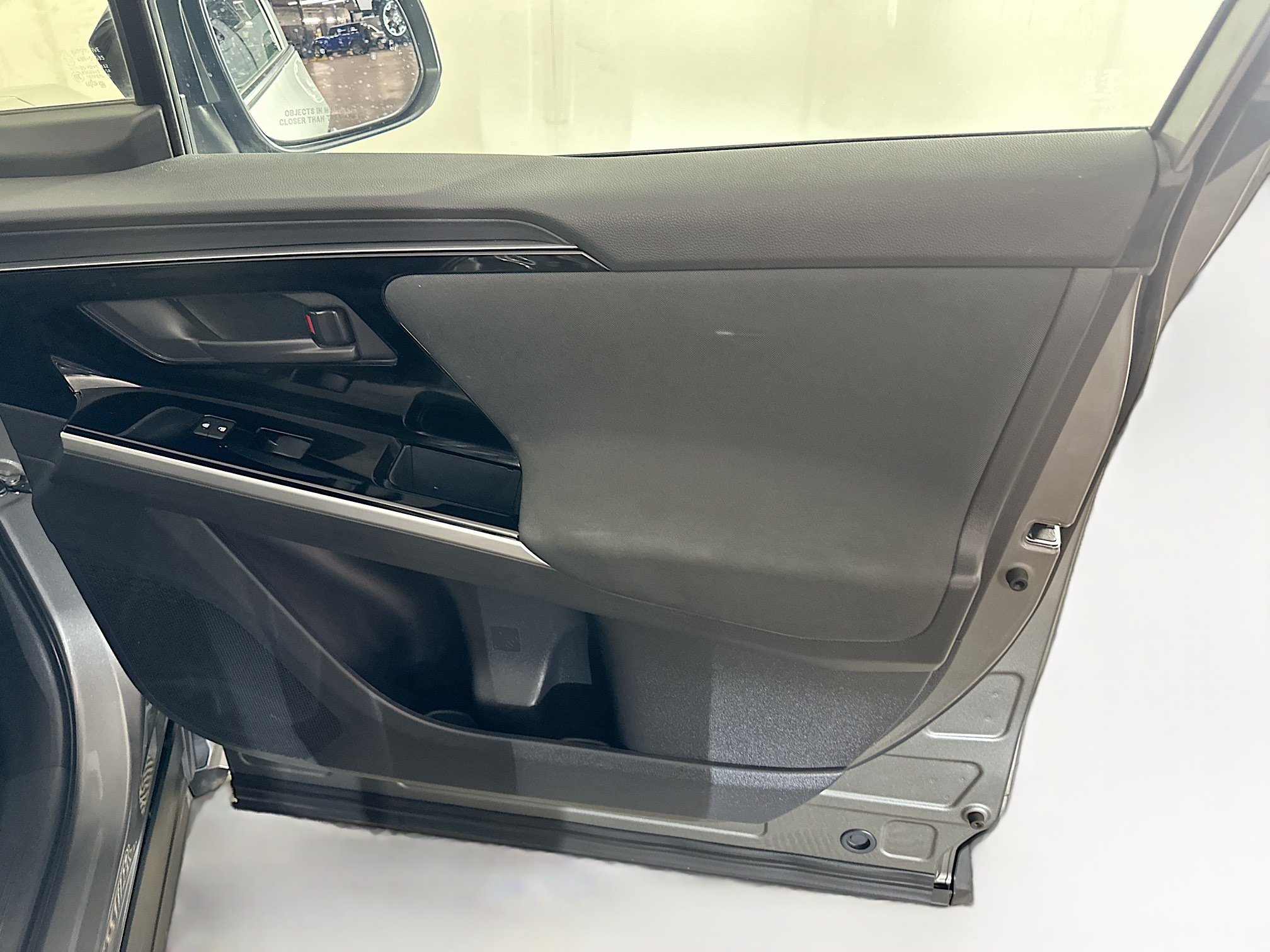 Used 2023 Subaru Solterra AWD image 32