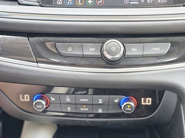 Used 2023 Buick Enclave Essence image 24