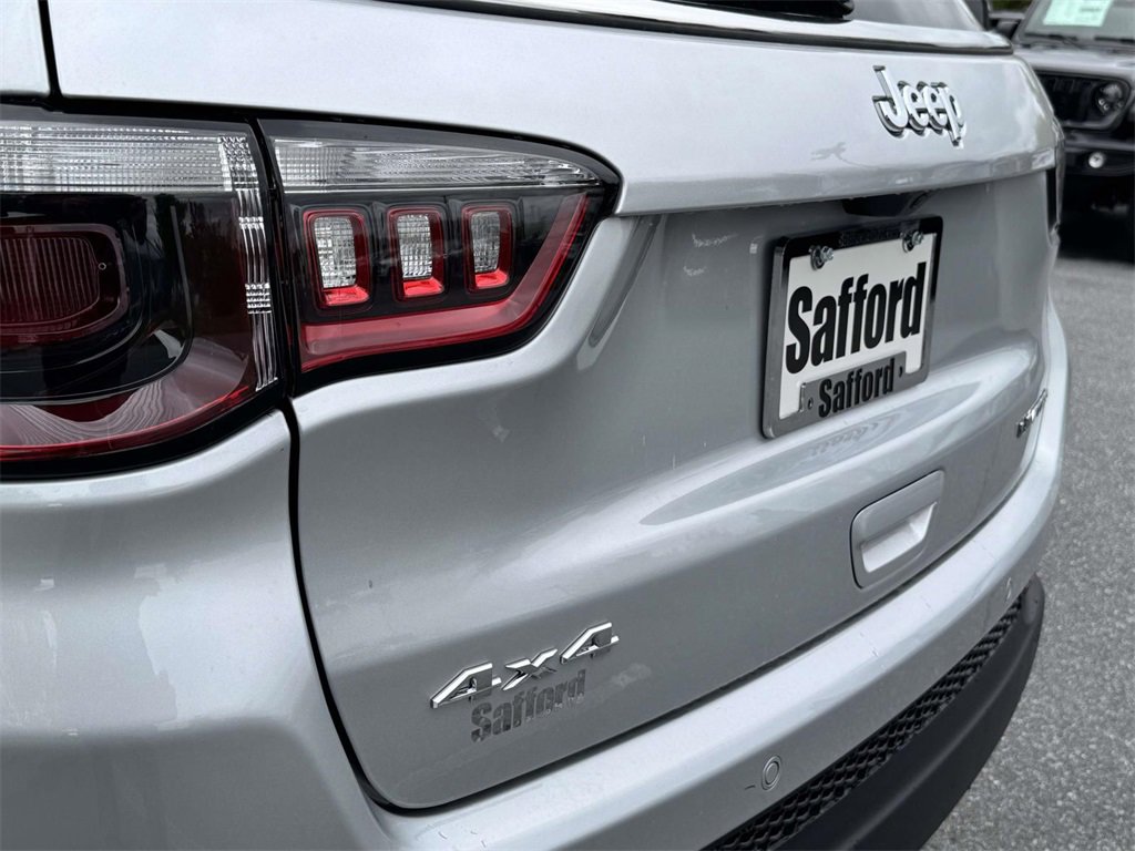 New 2026 Jeep Compass Limited image 10