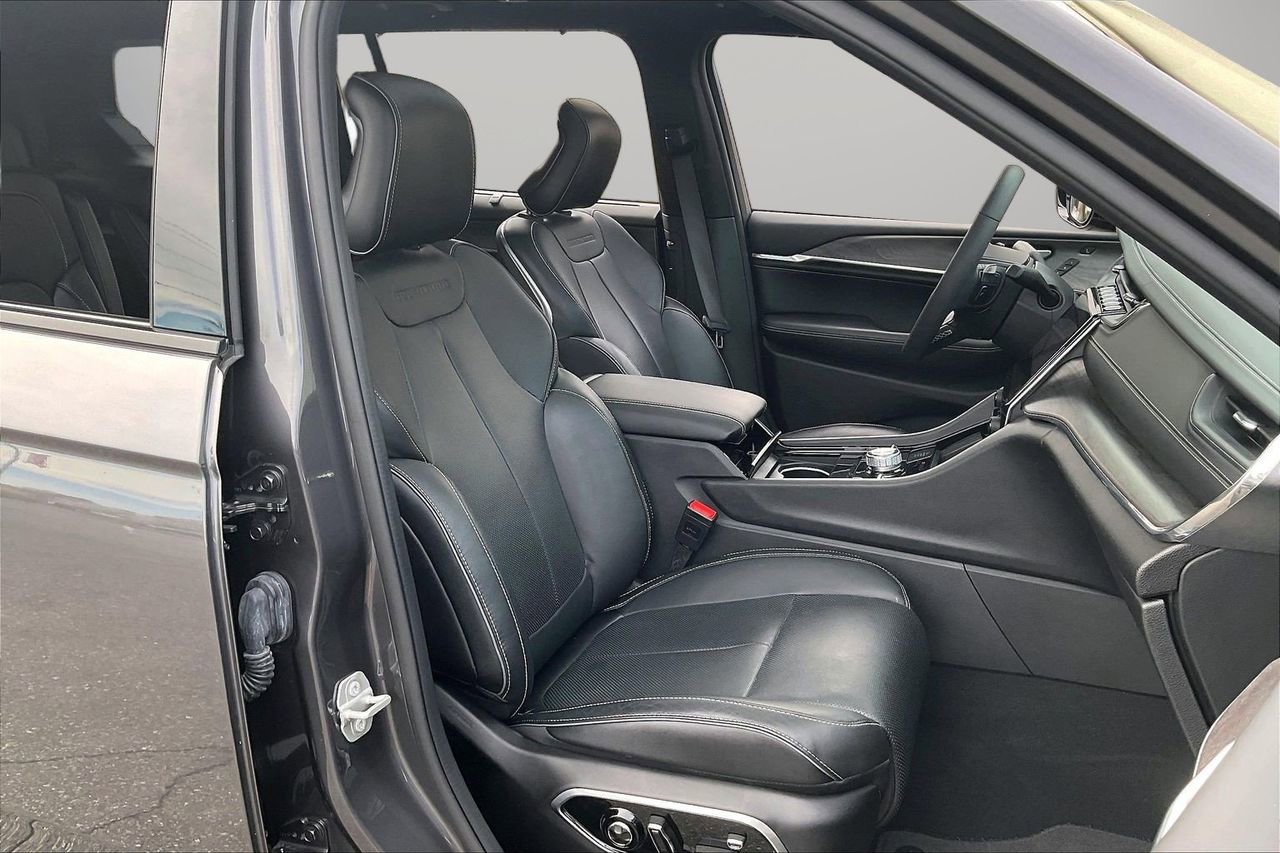 Certified 2024 Jeep Grand Cherokee L Overland w/ Luxury Tech Group IV image 25