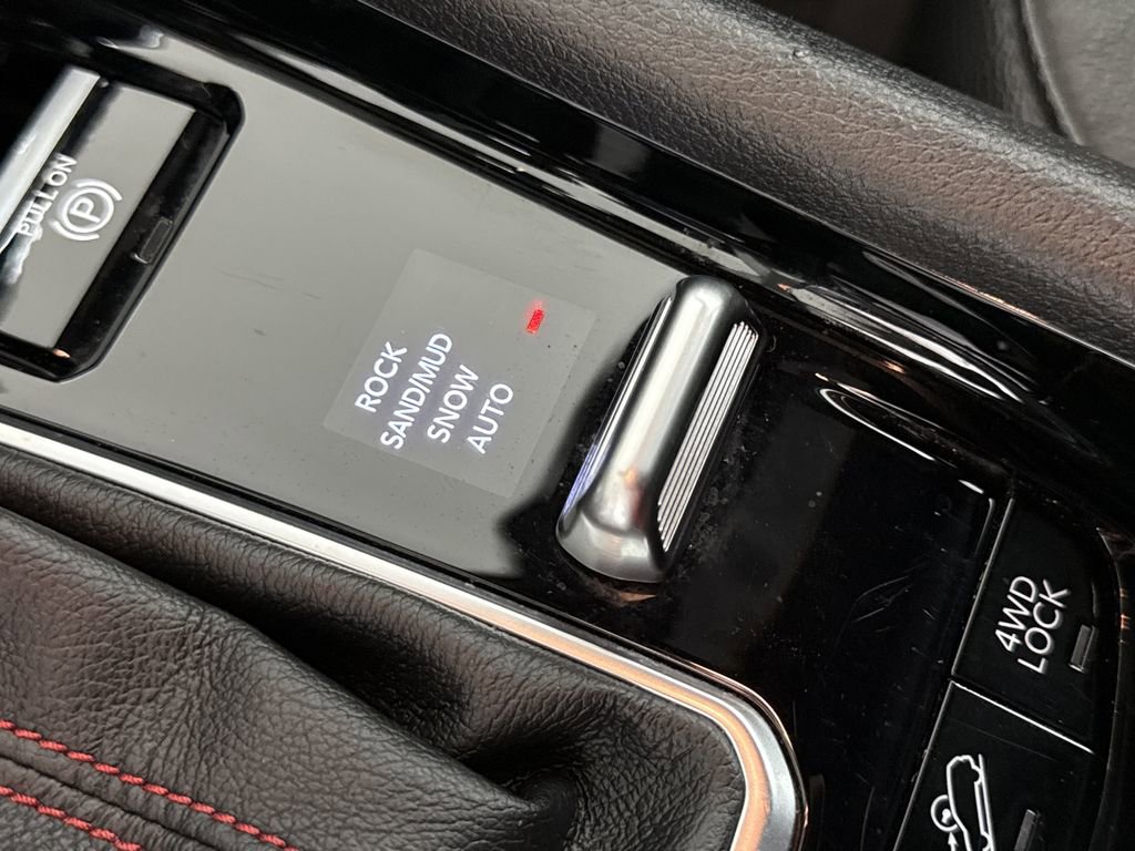 Used 2024 Jeep Compass Trailhawk image 29