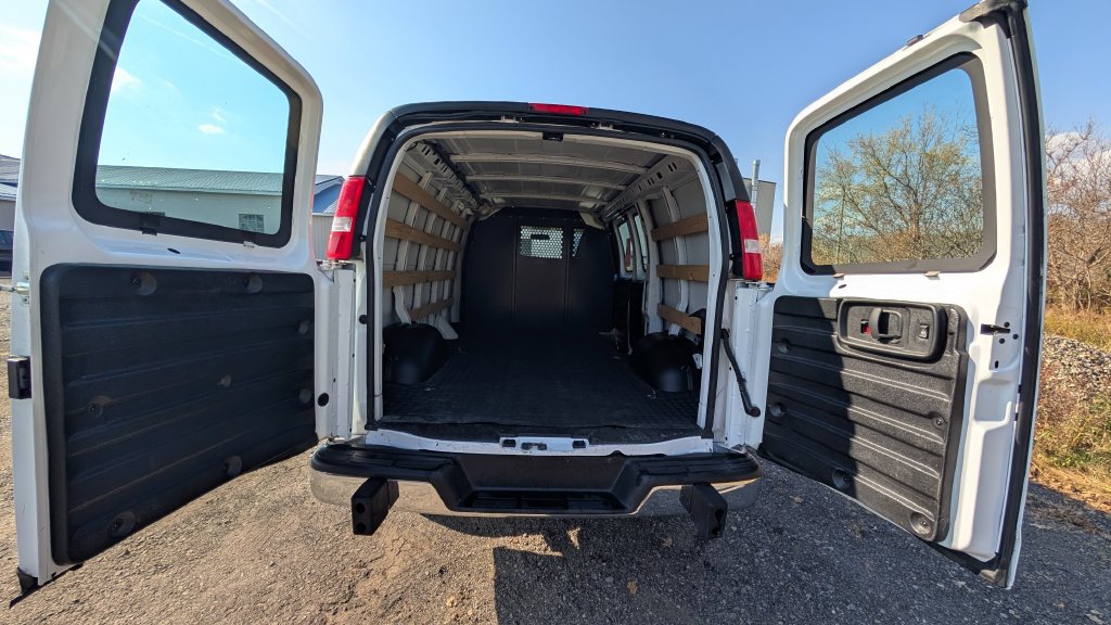 Used 2025 GMC Savana 2500 w/ Driver Convenience Package RWD image 20