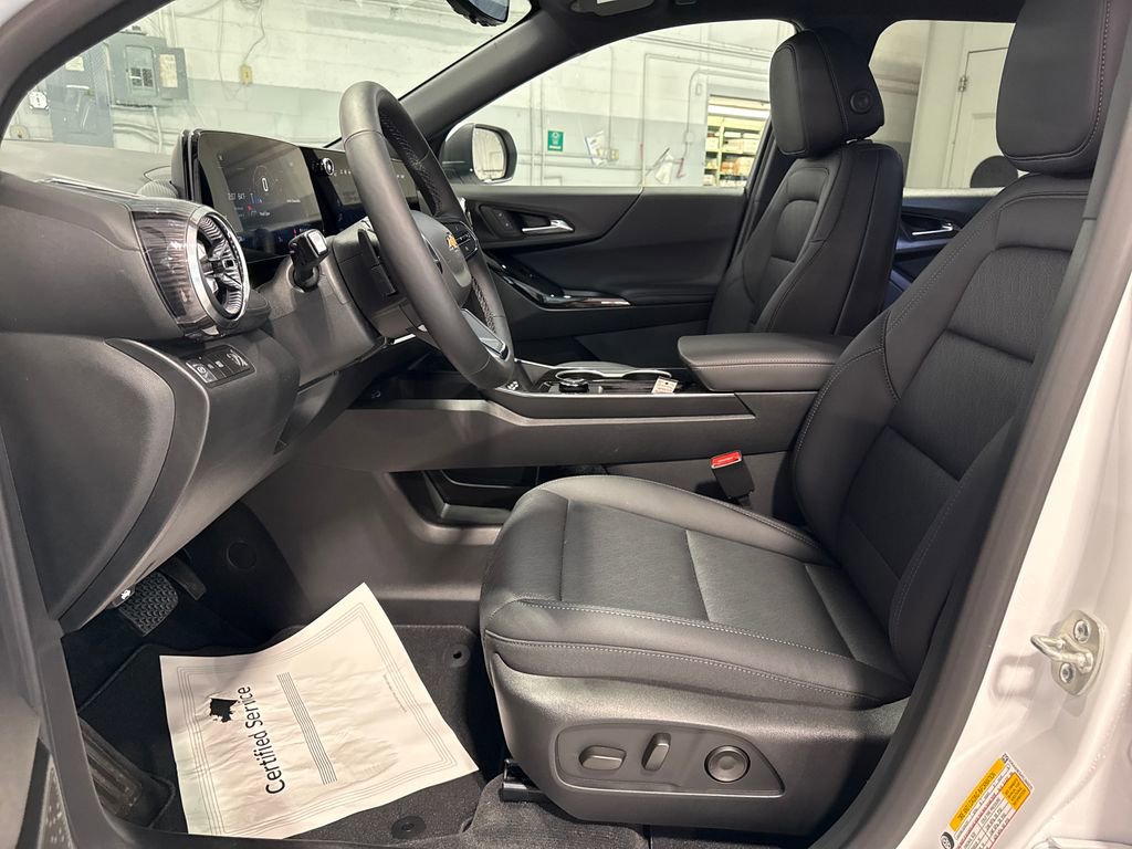 New 2026 Chevrolet Equinox LT w/ Convenience Package II FWD image 29