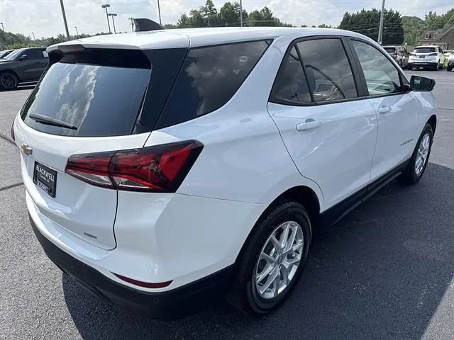 Used 2023 Chevrolet Equinox LS w/ LS Convenience Package AWD/4WD image 6