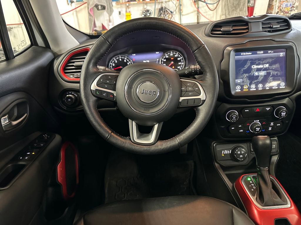Used 2020 Jeep Renegade Trailhawk w/ Premium Leather Group AWD/4WD image 18