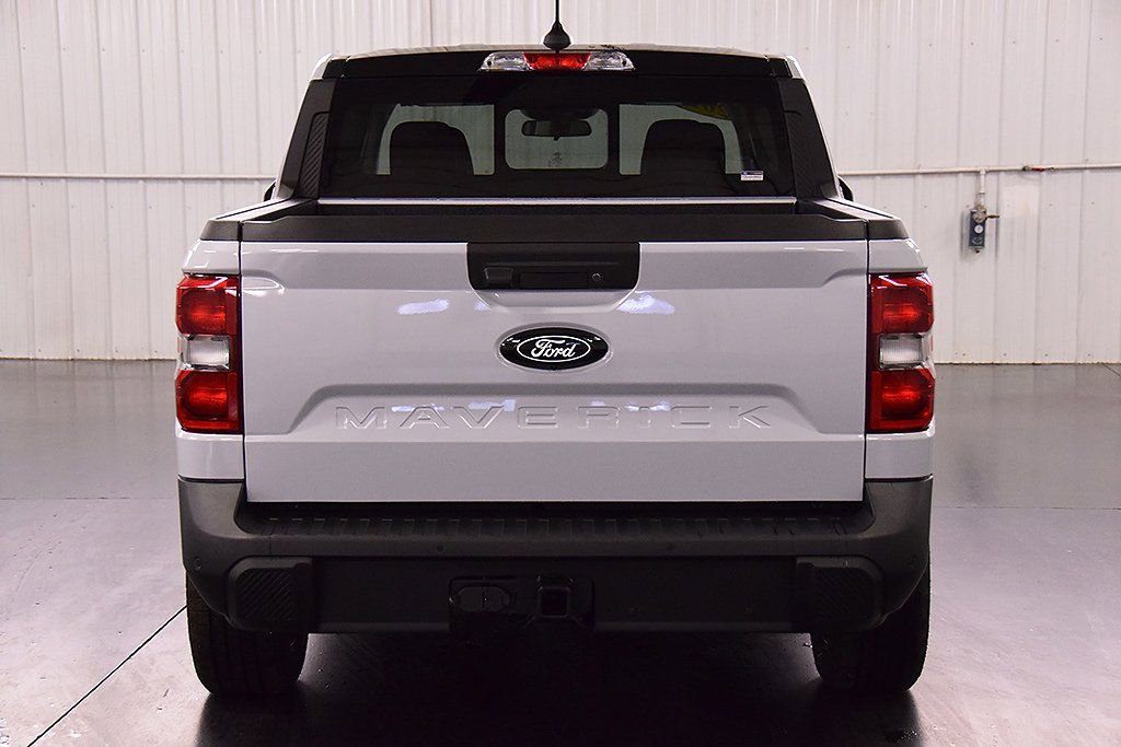 New 2025 Ford Maverick Lariat w/ Black Appearance Package image 6