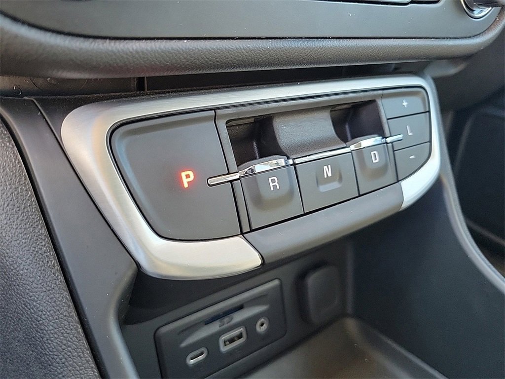 Used 2024 GMC Terrain SLT image 28