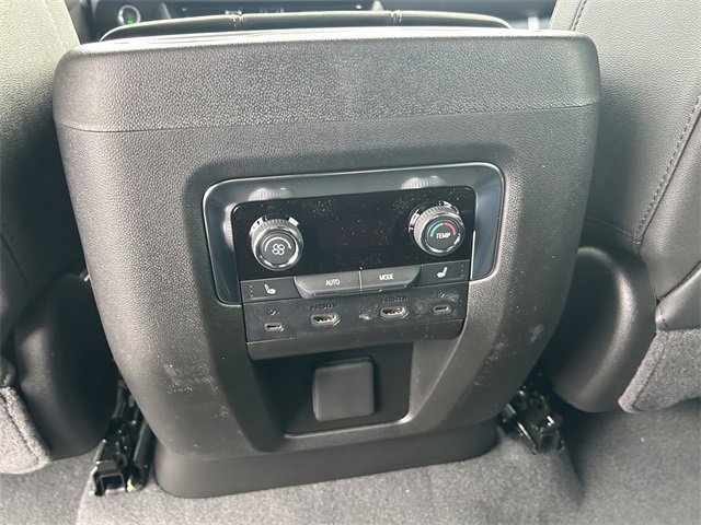 New 2026 Chevrolet Suburban Premier image 18