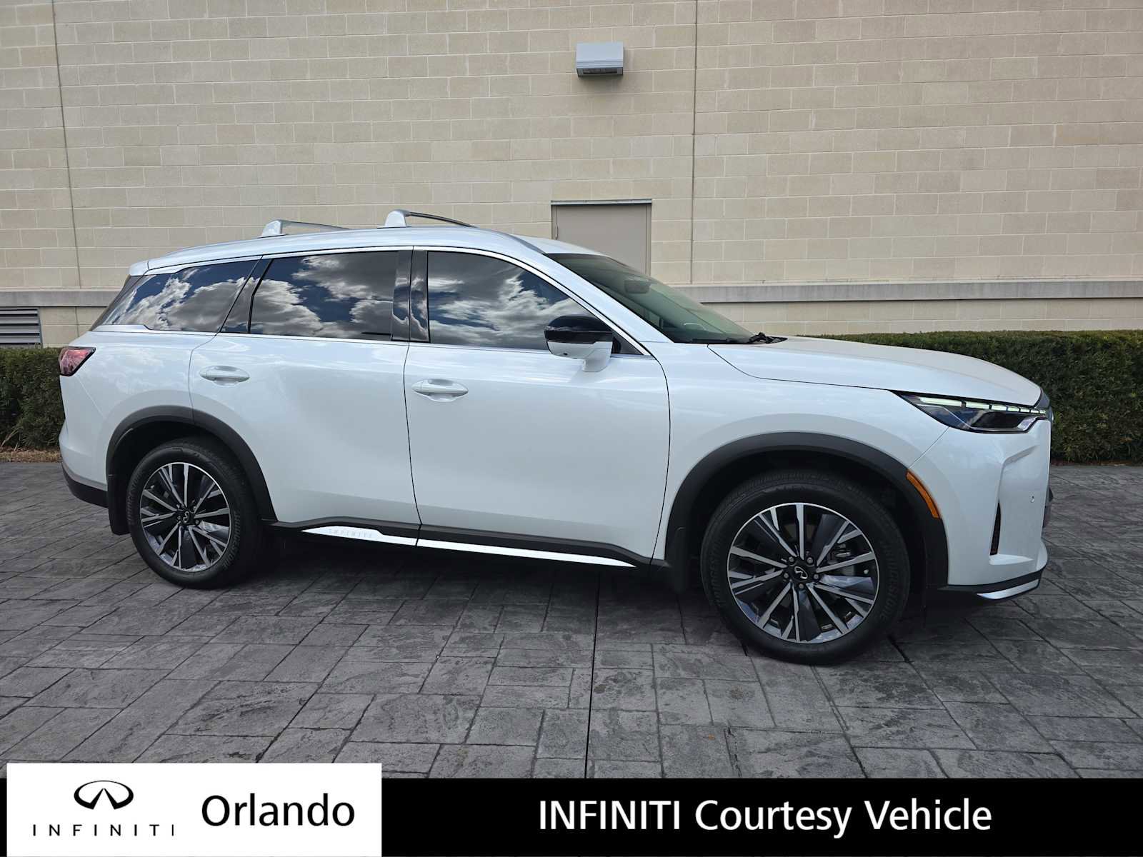 Certified 2026 INFINITI QX60 Luxe w/ Cargo Package image 1