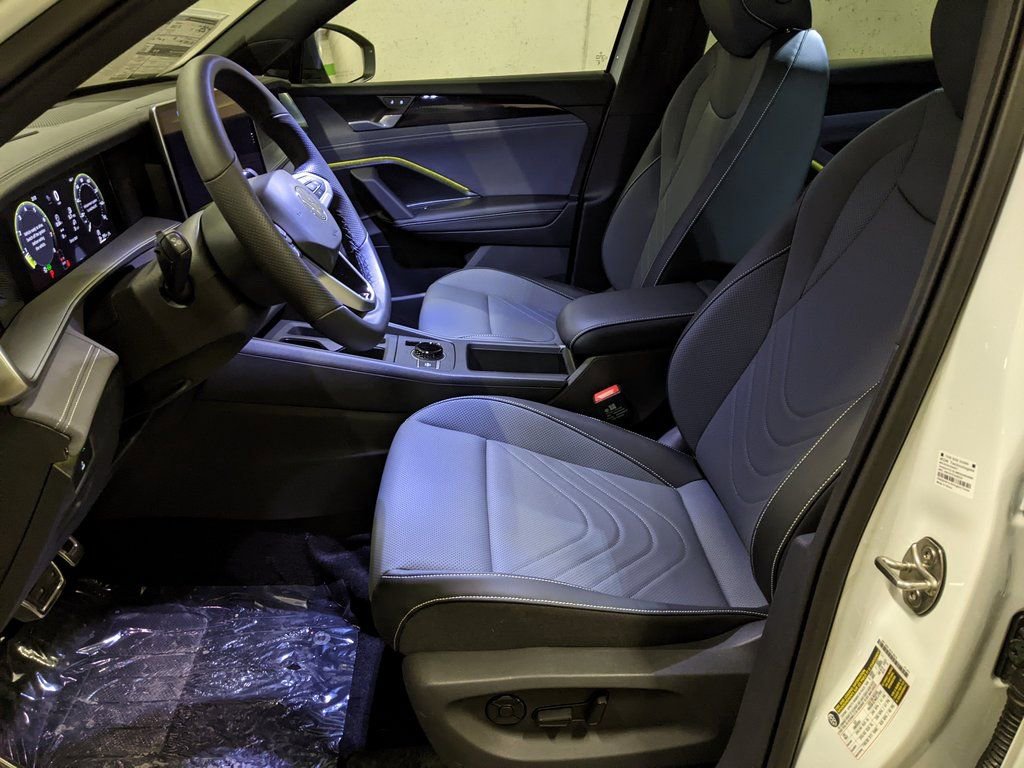 New 2026 Volkswagen Tiguan SE R-Line AWD/4WD image 11