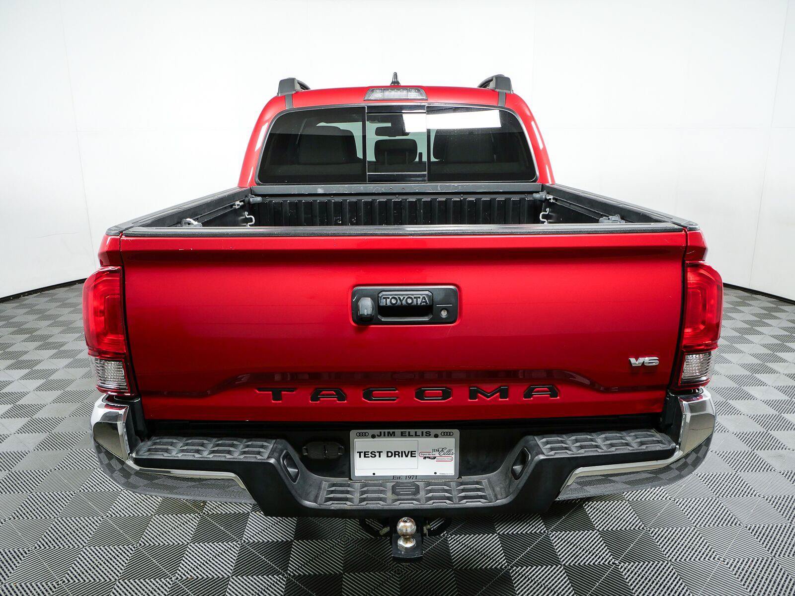Used 2021 Toyota Tacoma SR5 RWD image 25