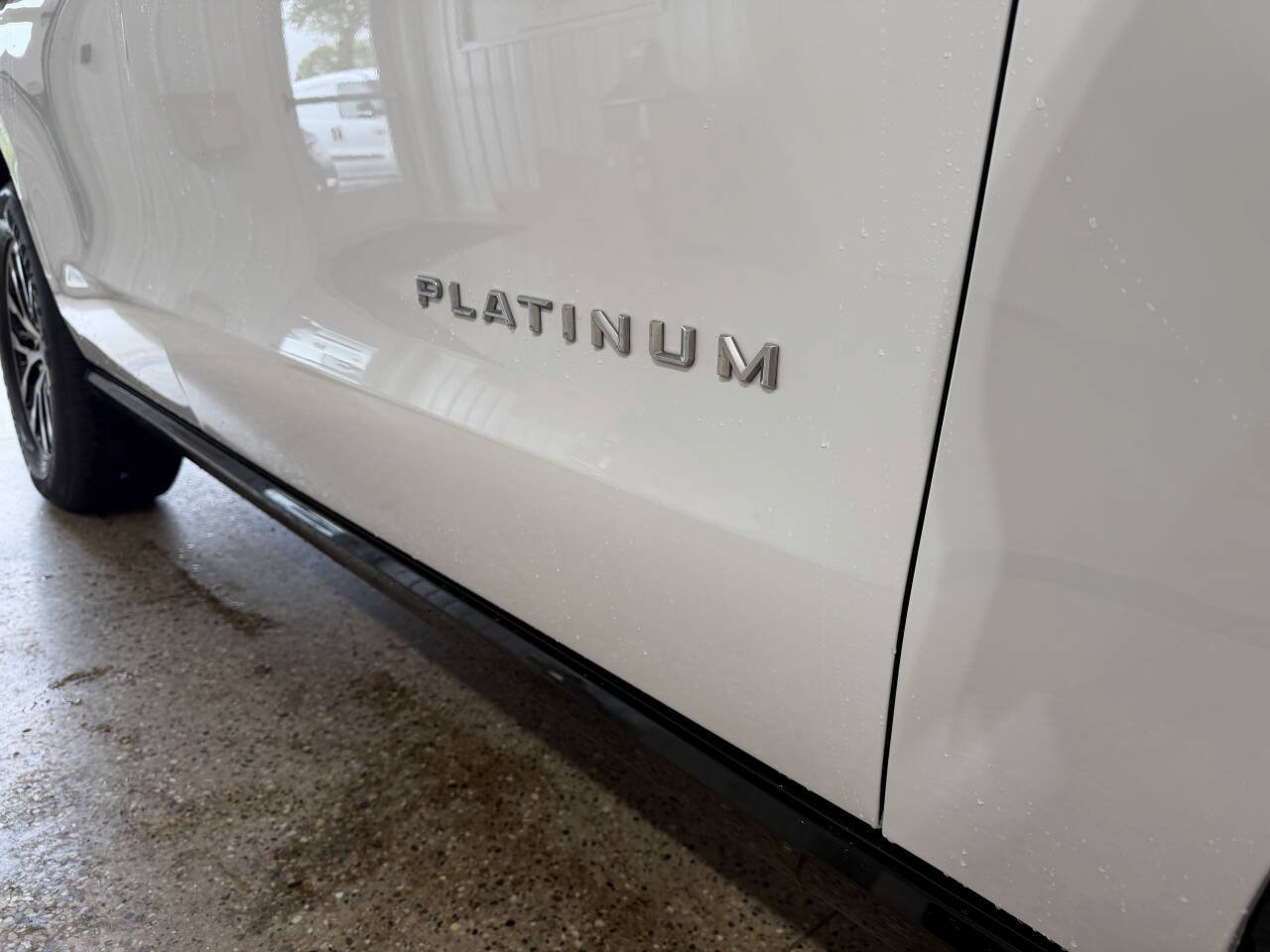 Used 2025 Ford Expedition Platinum AWD/4WD image 41