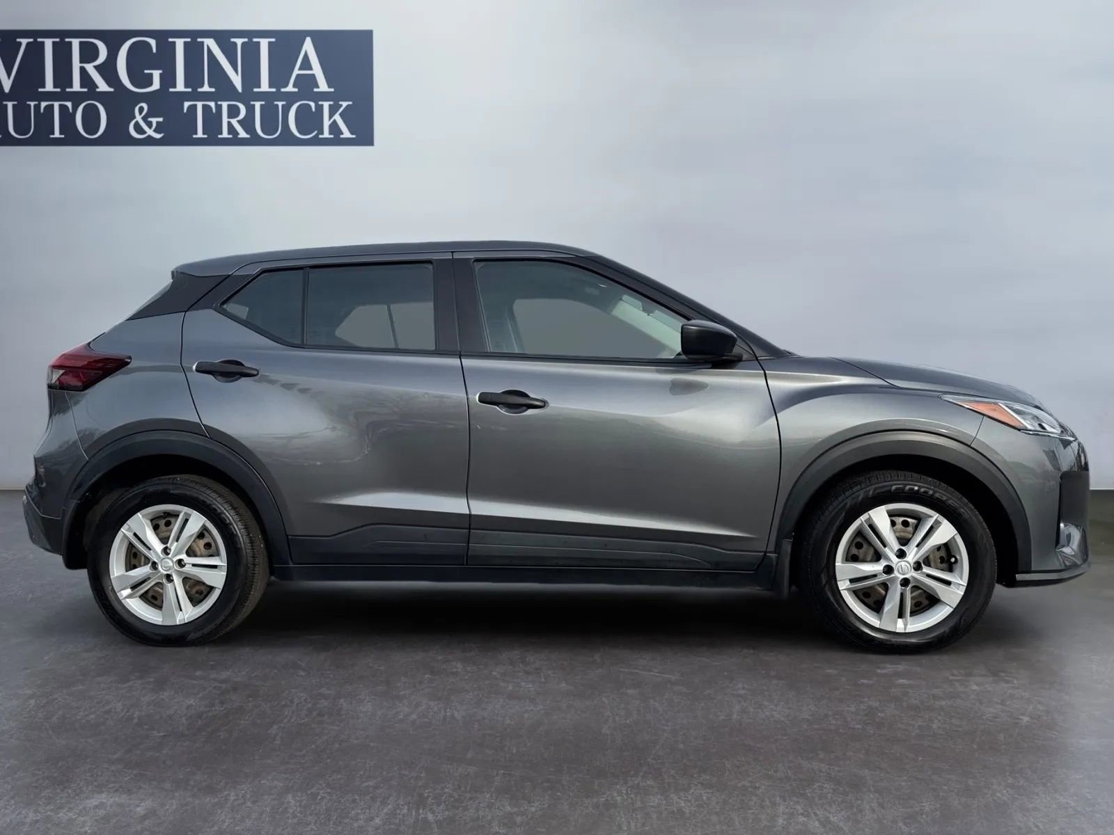 Used 2023 Nissan Kicks S image 4