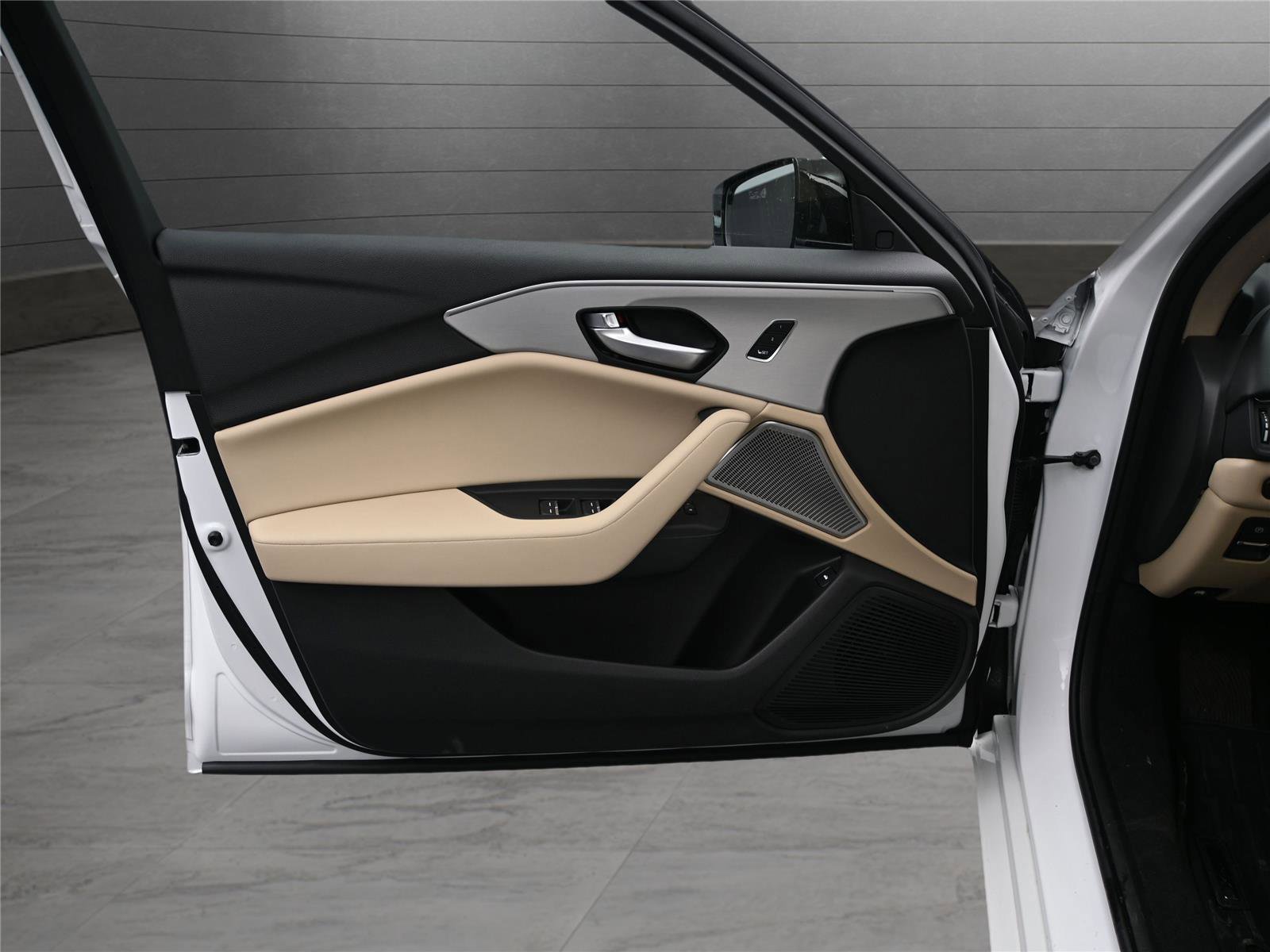 Certified 2025 Acura TLX w/ Technology Package image 9