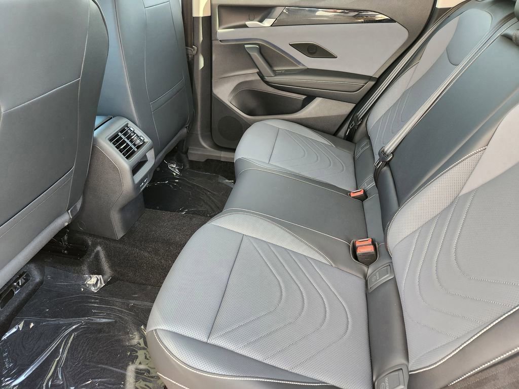 New 2026 Volkswagen Tiguan SE image 18