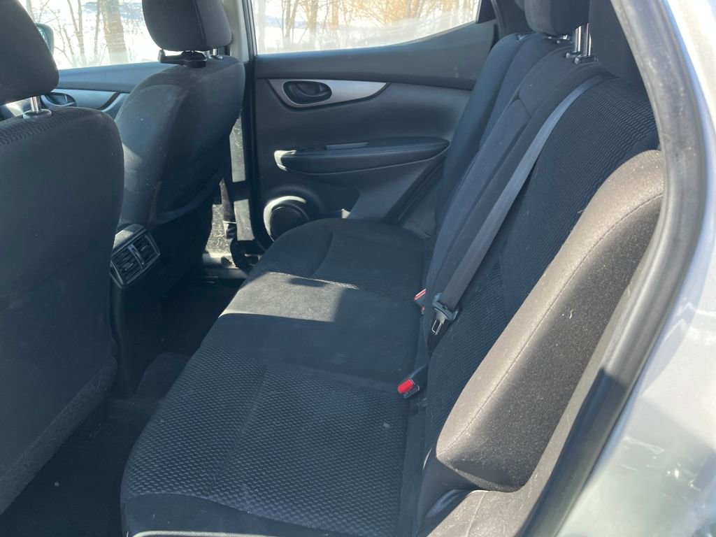 Used 2019 Nissan Rogue Sport S image 22