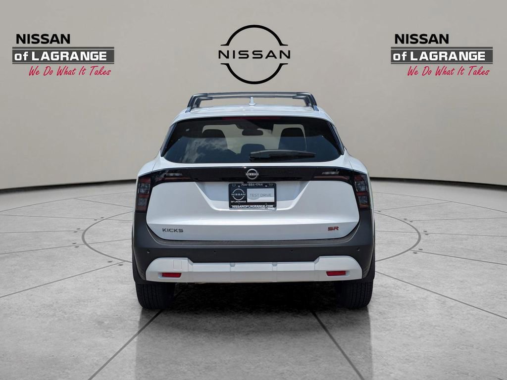 Used 2025 Nissan Kicks SR image 9