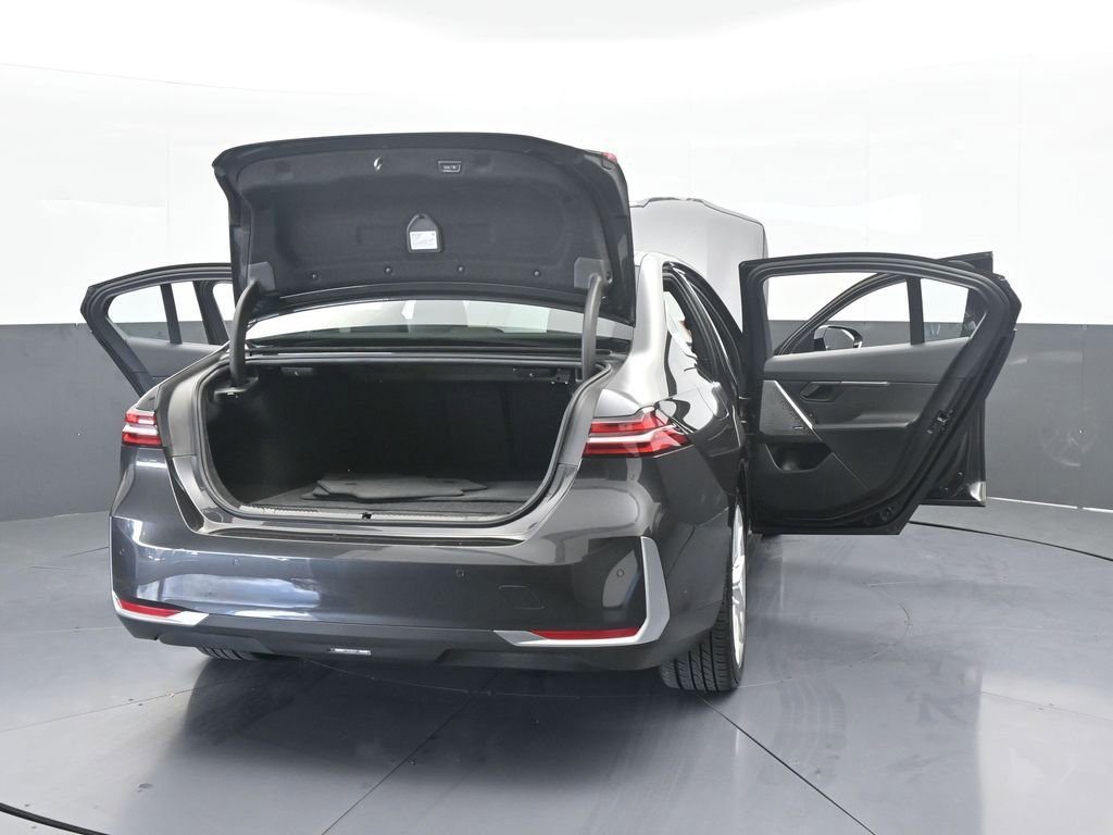 Used 2024 BMW 530i xDrive image 91