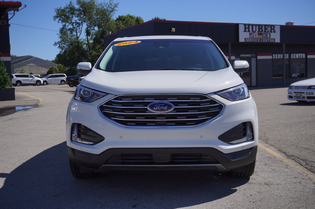Used 2024 Ford Edge Titanium AWD/4WD image 2