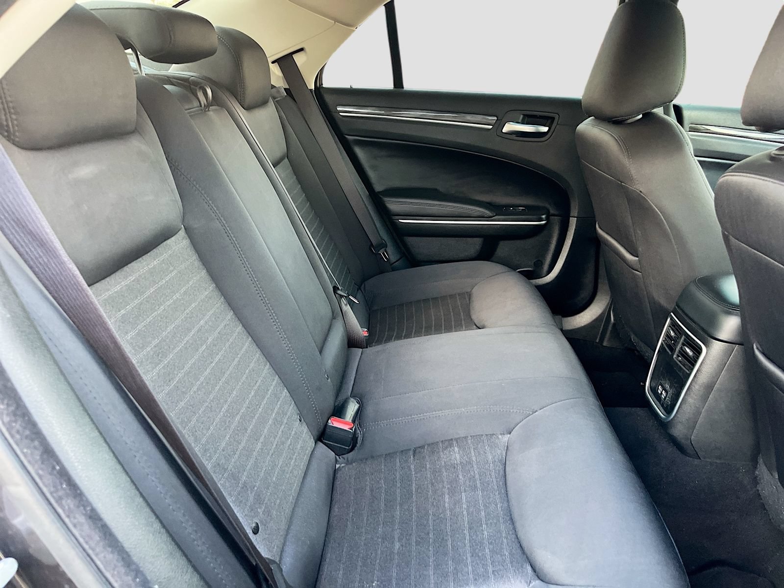 Used 2022 Chrysler 300 Touring w/ Sport Appearance Package RWD image 25