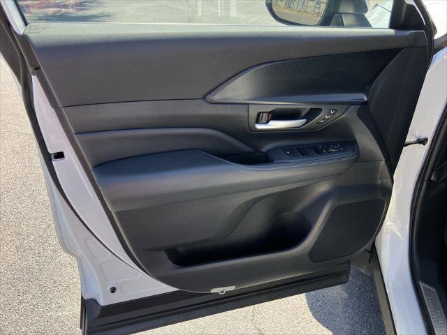 Certified 2024 Toyota Grand Highlander AWD Hybrid image 16