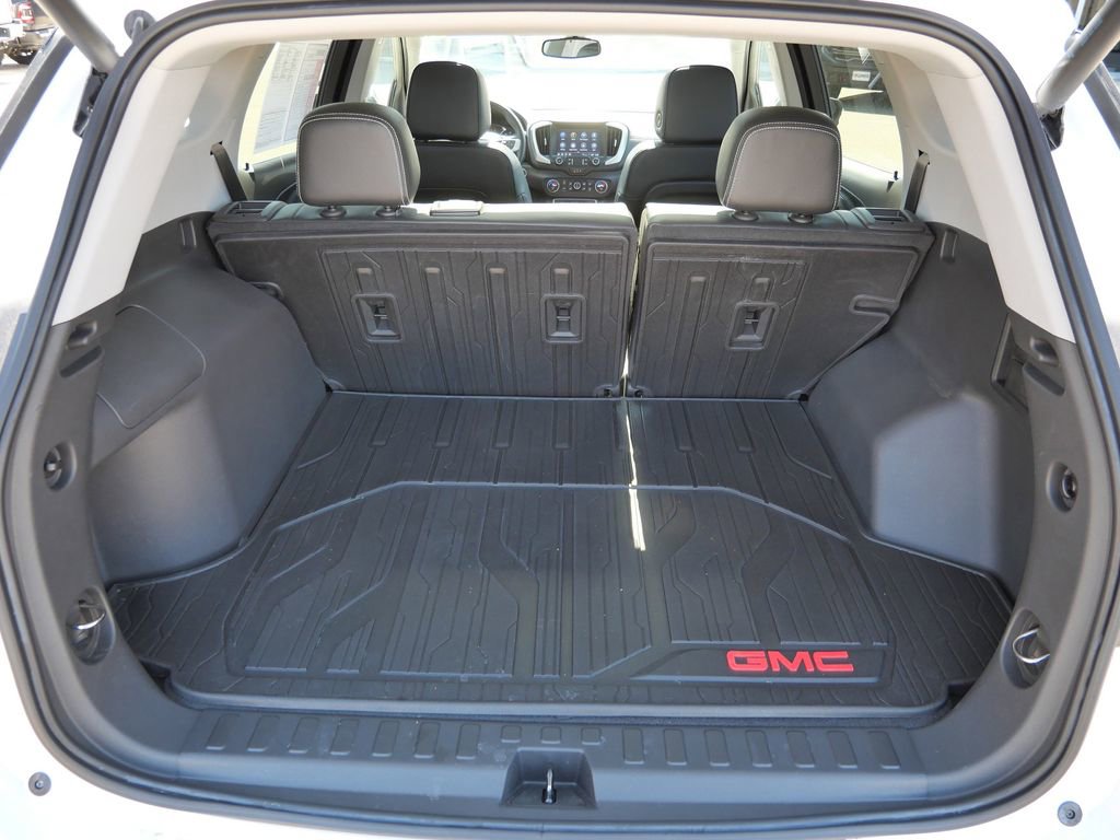 Used 2023 GMC Terrain SLT w/ Tech Package image 24