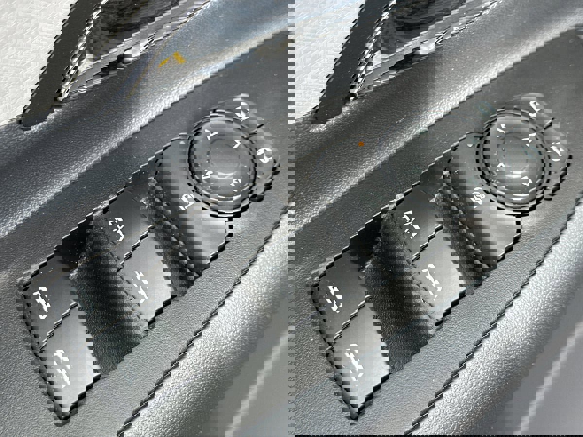 Used 2021 Chevrolet Bolt LT image 31