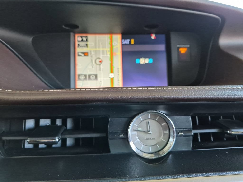 Used 2017 Lexus ES 300h w/ Navigation System Package FWD image 18