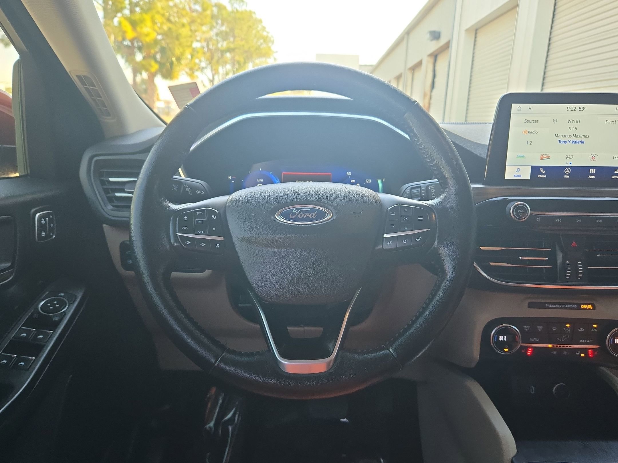 Used 2020 Ford Escape Titanium image 12